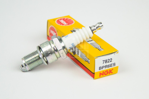 Свеча зажигания 4T BPR6ES NGK Свеча зажигания 4T BPR6ES NGK